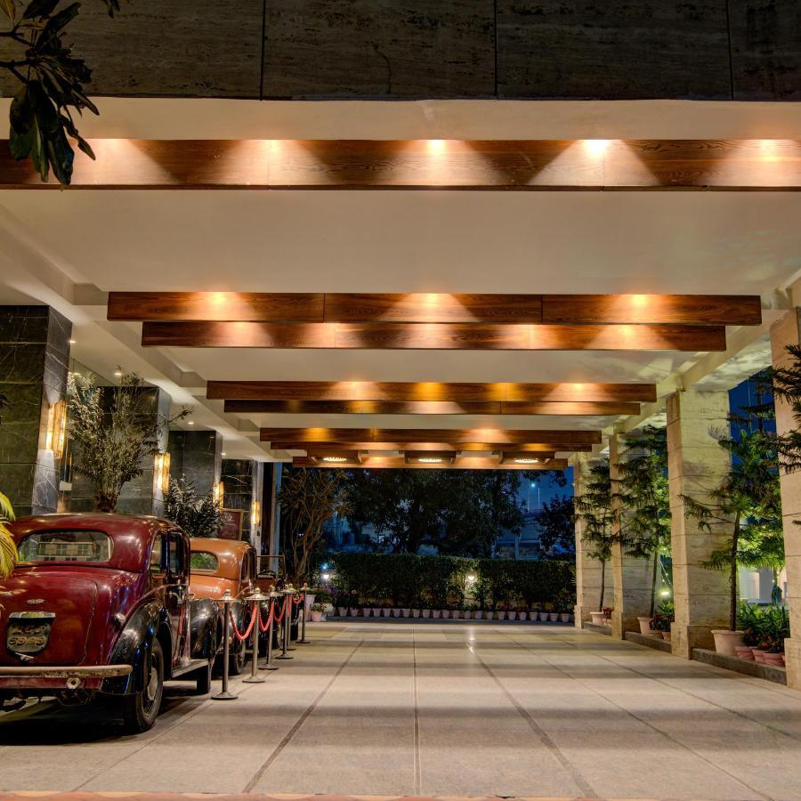 Godwin Haridwar Hotel Exterior photo