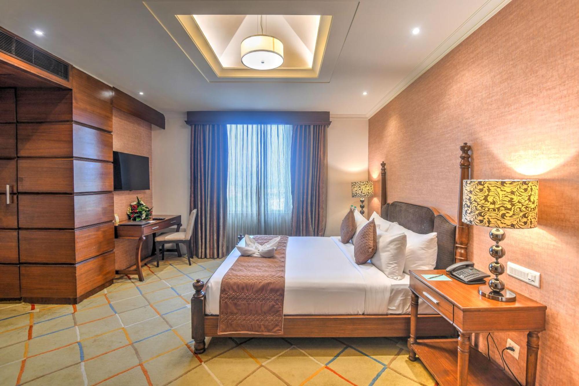 Godwin Haridwar Hotel Exterior photo